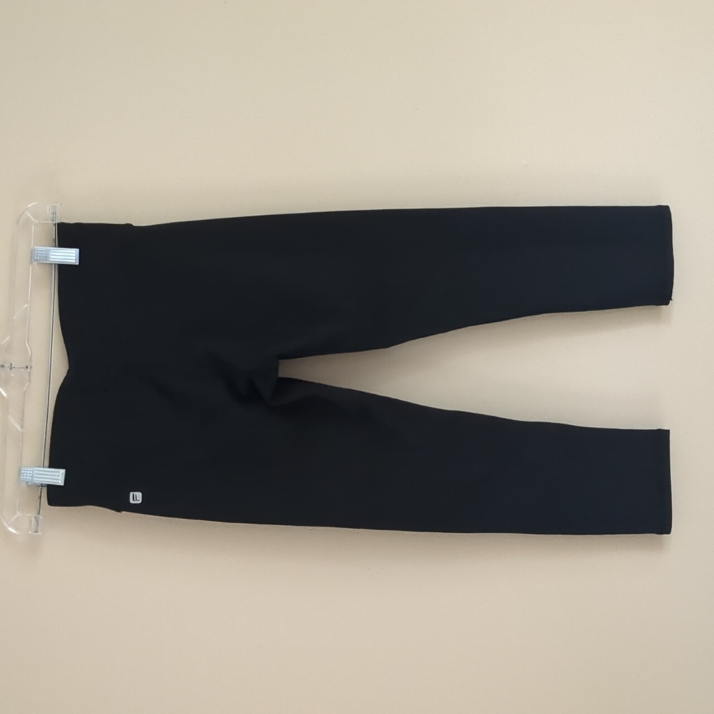 12" Across The Waist Solid Black Fabletics Cropped Leggings Activewear Athletic - Picture 6 of 10